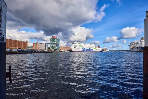 Kiel Fjord, harbour, duckdalben, ferry, seaport Kiel GmbH and Co. KG, quay, portal crane, general