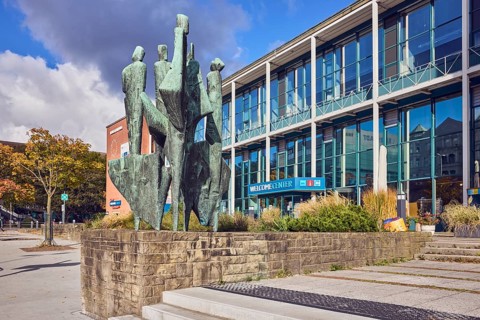 Bronze sculpture The Five Continents, sculptor Bernhard Heiliger, sandstone pedestal, welcome