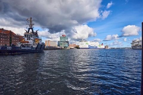 Kiel Fjord, port, wharf, ferry Stena Germanica, Stena Line GmbH, port tug and sea tug Kiel, tow and