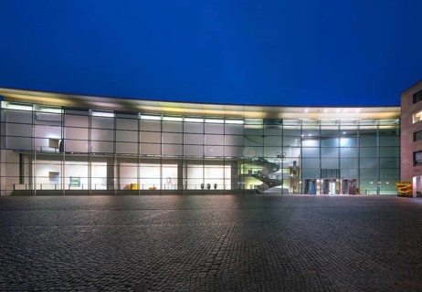 Neues Museum, State Museum of Art and Design, in evening lighting, Luitpoldstr. 5, Nuremberg,