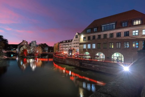 Evening view of Pegnitz with Karlsbrfücke, on the right the former slaughterhouse, today café,