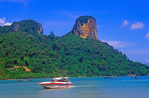 Mountains, sea, boat, two years in front of the tsunami, Railay East, Krabi, Thailand, December