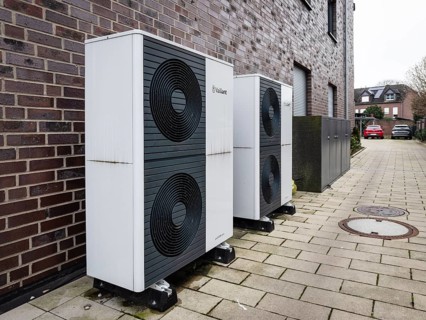 Cascade of 4 heat pumps at an apartment building in Langenfeld, Germany