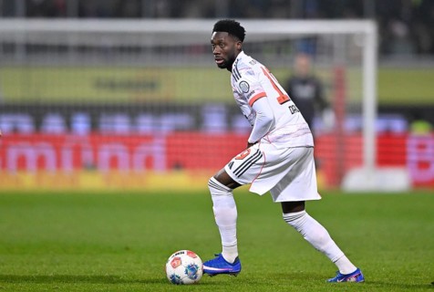 Alphonso Davies Bayern FC Munich FCB (19) Action on the ball Voith-Arena, Heidenheim,