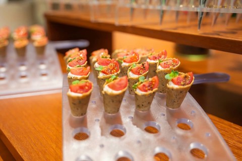 Creative starter with tomatoes in hearty waffle cups, Christmas party Dekra Congresshotel Wart,