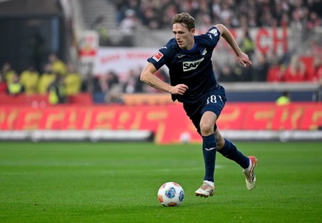 Wouter Tohumcu TSG 1899 Hoffenheim (18) Action on the ball MHPArena, MHP Arena Stuttgart,