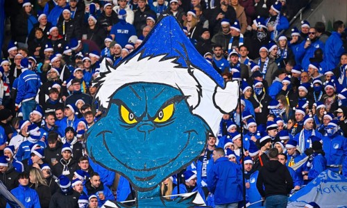 Miesepeter The Grinch shows stinkefinger, middle finger, choreo, choreography, fan action TSG 1899