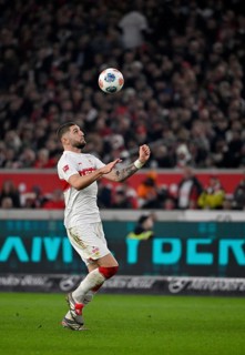 Jeff Chabot VfB Stuttgart (24) Action on the ball Header MHPArena, MHP Arena Stuttgart,
