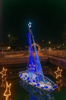 Christmas decoration in Kiel am Holstenfleet, Kleiner Kiel Canal, city center, Christmas, lighting,