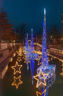 Christmas decoration in Kiel am Holstenfleet, Kleiner Kiel Canal, city center, Christmas, lighting,