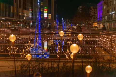 Christmas decoration in Kiel am Holstenfleet, Kleiner Kiel Canal, city center, Christmas, lighting,