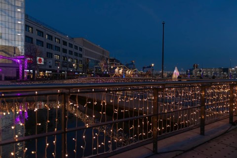 Christmas decoration in Kiel at the boat harbor, festive lighting, glow of lights, evening,