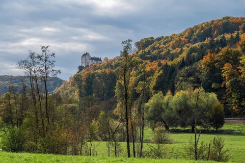 Egloffstein Castle with mixed autumn forest, Egloffstein, Upper Franconia, Bavaria, Germany