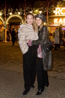 Lisa Maria Potthoff and Jeanette Hain at the premiere of the 21st Original Roncalli Christmas