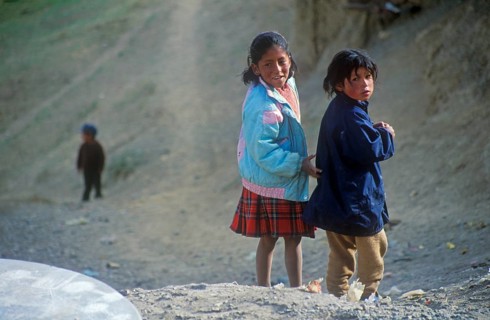 Children, girls, Andean highlands between Cusco and Puno, Peru, South America, September 1997,