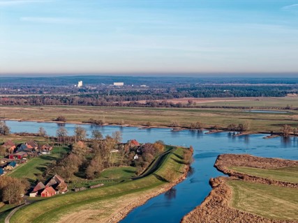 The Radegaster Haken with Elbe dike on the Elbe near Bleckede-Radegast on a clear winter day in the