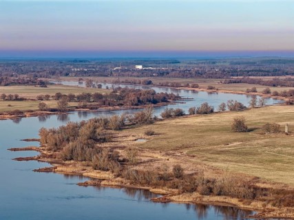The Elbe in the Elbe floodplain near Bleckede in the Elbe River Landscape Biosphere Reserve in