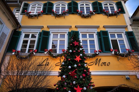 Italian restaurant La Signora Moro, Christmas tree, Christmas decoration, baroque Christmas market,