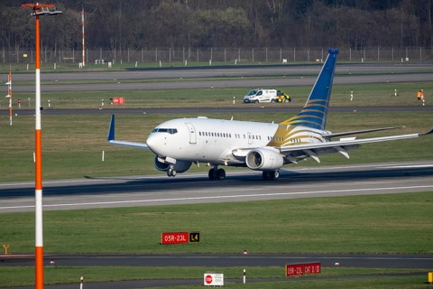 Landing of the Boeing 737-700 BBJ, Royal Jet, airline from the United Arab Emirates based in Abu