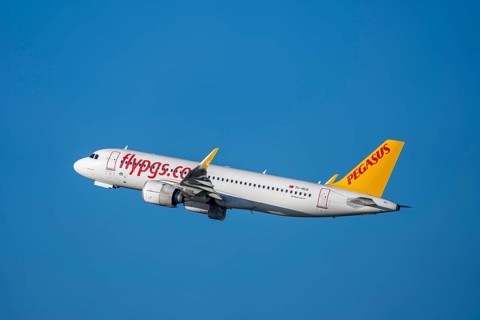 Pegasus Airline, Airbus A320neo, takes off, Düsseldorf Airport, North Rhine-Westphalia, Germany
