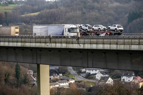 The Wiehl Valley Bridge, A4 motorway, the motorway bridge is considered extremely dilapidated,