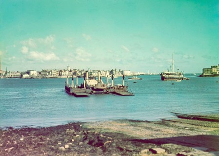 Portsmouth Floating Bridge chain ferry operated between Portsmouth and Gosport. until 1959,
