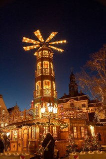 Town Hall, Christmas Pyramid, Christmas Market, Lüneburg, Lower Saxony, Germany