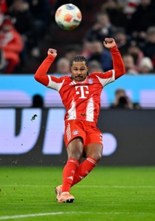 Goal kick Action Goal chance Serge Gnabry FC Bayern Munich FCB (07) Allianz Arena, Munich, Bavaria,