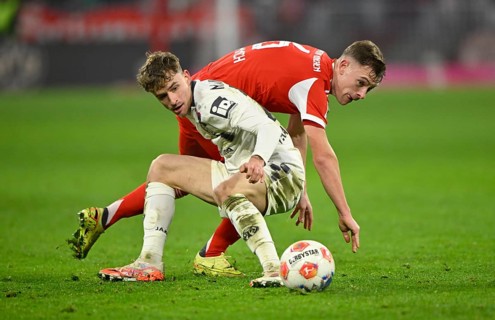 Duel, dogged action, Nikolas Veratschnig 1. FSV Mainz 05 (22) against Joshua Kimmich FC Bayern
