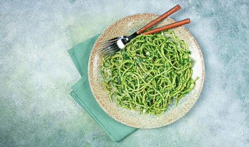 Spaghetti with pesto sauce, homemade, no people