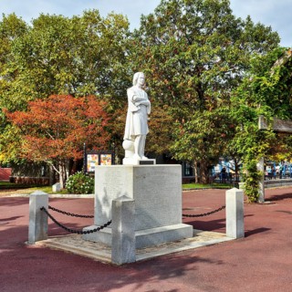 Christopher Columbus monument, white marble statue, Indian Summer, Christopher Columbus Waterfront