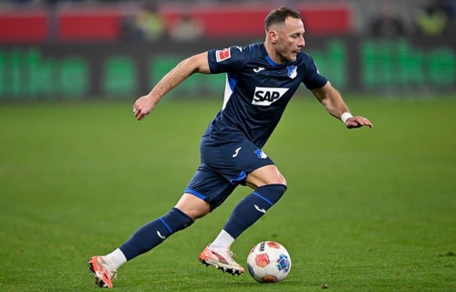 Vladimir Coufal TSG 1899 Hoffenheim (34) Action on the ball PreZero Arena, Sinsheim,