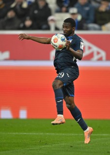 Bazoumana Touré TSG 1899 Hoffenheim (29) Action on the ball PreZero Arena, Sinsheim,