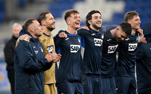 After the match, TSG 1899 Hoffenheim players around Vladimir Coufal TSG 1899 Hoffenheim (34)