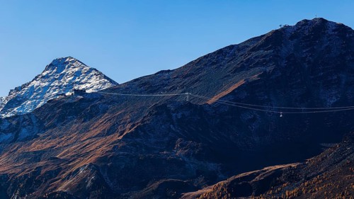 Gondola and cable car route from Grimentz to the Espace Weisshorn mountain station, Val