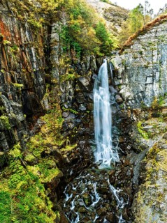 Autumn colours of Ffrwd Fawr Waterfall, Dylife, Llanbrynmair, Powys, Wales, UK