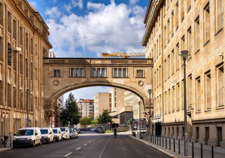 Connecting bridge in the historic banking district between Block 1 and Block 3 of the federal