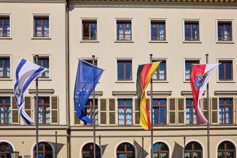 Flags, Israeli flag, German flag, European flag, flag of Hesse, state parliament, flagpoles, façade