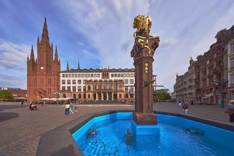 Market fountain, lion sculpture, town hall, neo-Renaissance style, architect Georg von