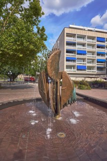 Fountain complex, bronze sculpture, sculptor Ernst Dostal, general architecture, residential and