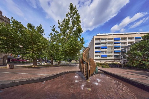 Fountain complex, bronze sculpture, sculptor Ernst Dostal, general architecture, residential and