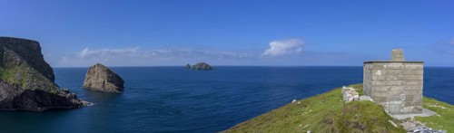 Observation post from World War II, Portacloy loop cliff walk, Muingnabo, County Mayo, Ireland