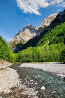 Klön, tributary to Lake Klöntal, Glärnisch with Ruchen and Gross Feuerberg in the background,