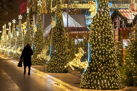 Christmas market on Breitscheidplatz, at the Memorial Church, Christmas decoration, light
