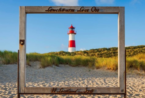 Selfie spot at Lister lighthouse on Ellenbogen, morning light, morning mood, dune, North Sea