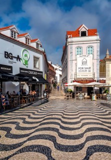 October 5th Square, Praca 5 de Outubro named after the 1910 revolution that led to the abolition of