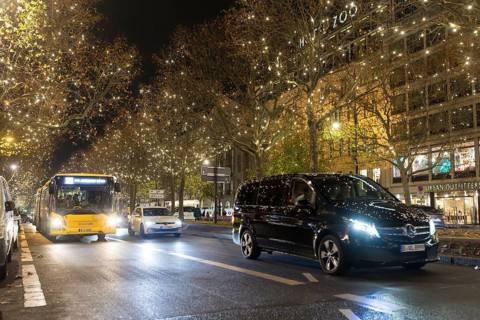 Christmas lights on Kurfürstendamm on 25.11.2025. The magnificent boulevard is illuminated with
