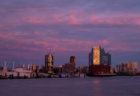 View over the Norderelbe to Elbe Philharmonic Hall, Elphie, museum ship Cap San Diego, Columbus