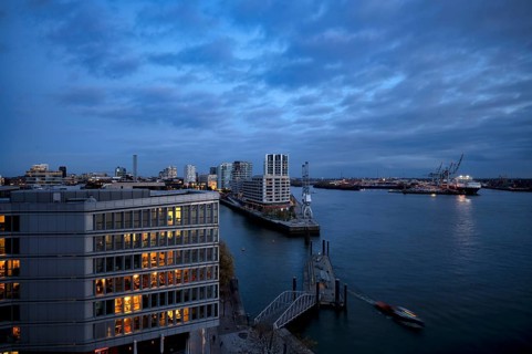 The Crown residential complex, Hafencity, Free and Hanseatic City of Hamburg, twilight, evening,