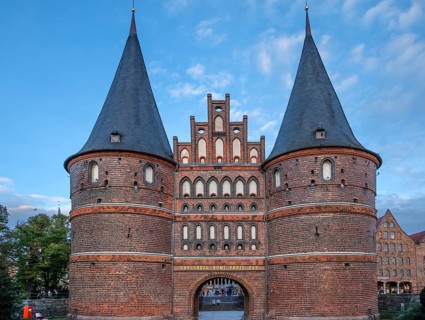 Holstentor, historic city gate from 1478, Holstentorplatz, Hanseatic City of Lübeck,